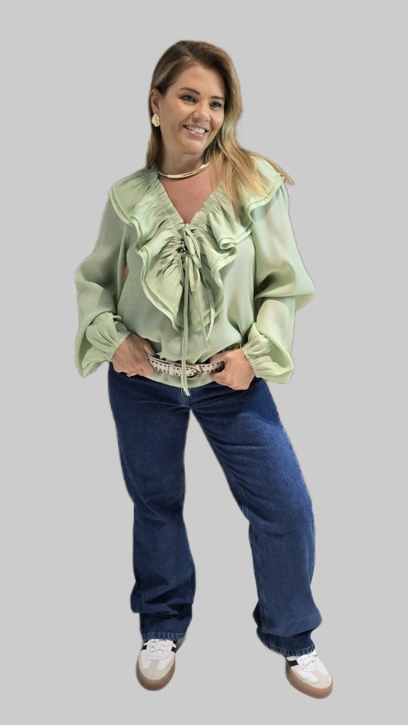 Imagem de Camisa Lua – Verde Pistache, Manga Longa em Viscose com Babados e Amarração | Estilo Boho Chic